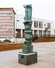 Upright Motive No.2 sculpture