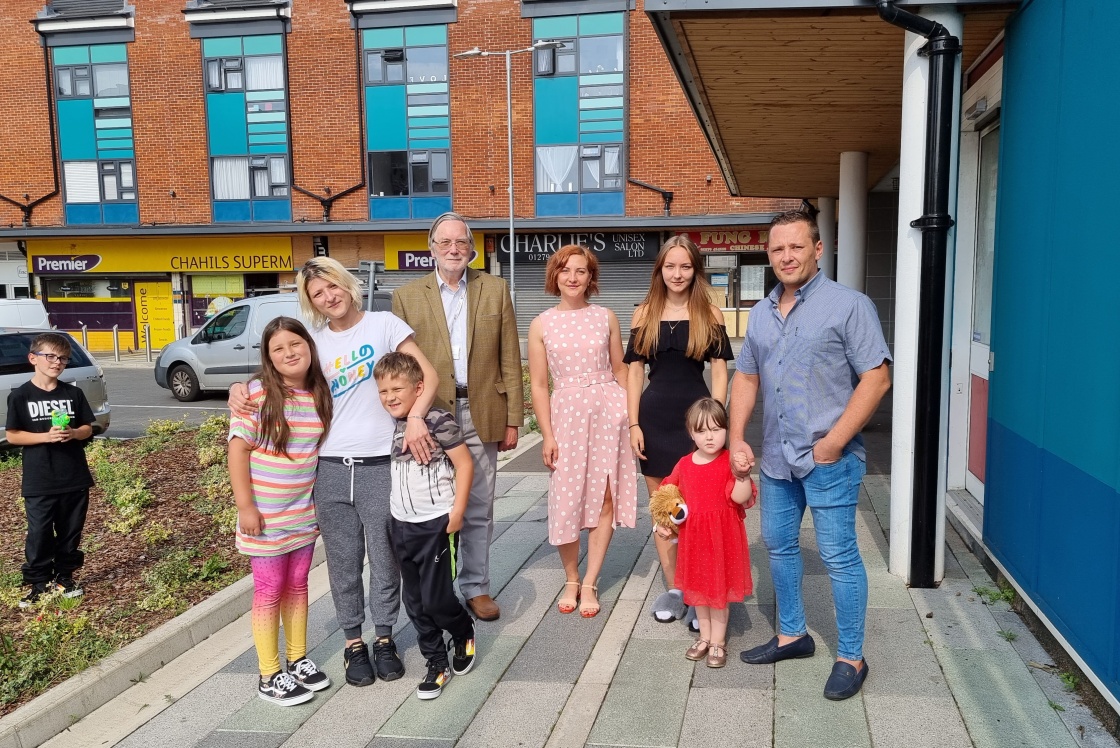 Councillor Simon Carter with families from Prentice Place