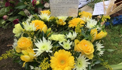 Photo of wreath from Harlow Council laid outside the office of Sir David Amess