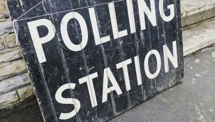 Image of a Polling Station sign 