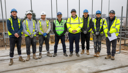 Image of bricklayer apprentices with Councillor Dan Swords 
