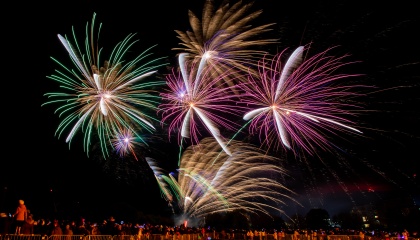 Image of fireworks in the sky above Harlow Town Park 