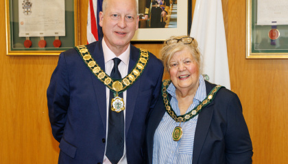 Image of Councillor Andrew Johnson and Councillor Sue Livings 